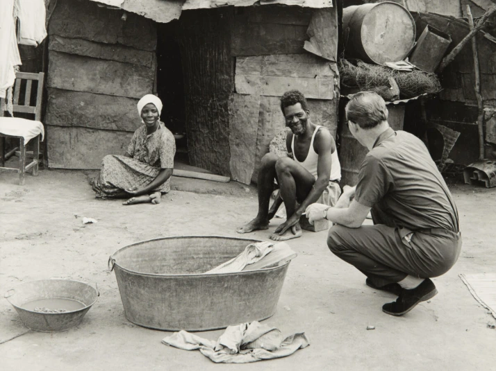 Candid Stoffel visits the people of a slum near the town of Kwekwe (also Que que) in what was then Rhodesia in 1968. (SMB archive) Candid Stoffel visits the people of a slum near the town of Kwekwe (also Que que) in what was then Rhodesia in 1968. (SMB archive)